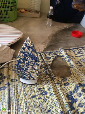 熨烫的时候接了女友的电话。。。“你为啥着急挂？是不是心虚？