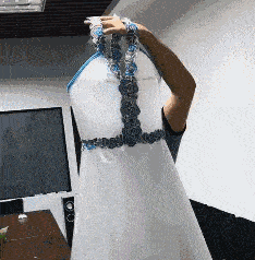 每当想起别人的女友穿上这身衣服，我就内心止不住的颤抖