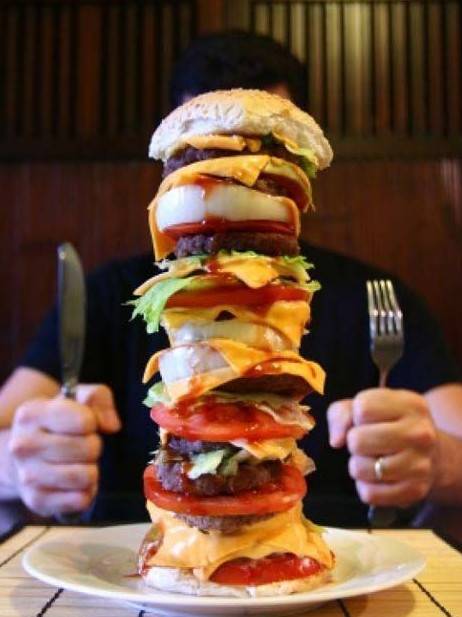 哥一顿只能吃一个汉堡