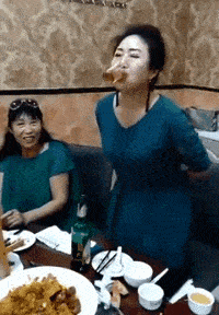 现在的女生都这么能喝酒了
