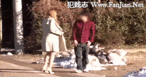 上班路上偶遇披风女子示爱