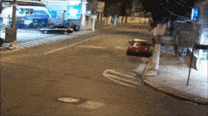 汽车撞路灯，眼前一片黑