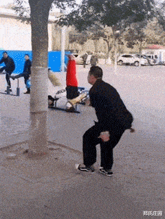 大爷的硬核健身方式