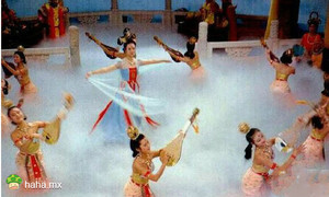 雾霾中跳舞的大妈眼中的自己