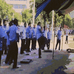 真的需要这么多工作人员么?