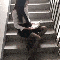 可我总觉得书没有女同学好看