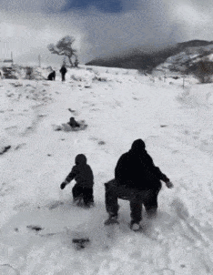 孩子太多了，很考验爸爸的能力，遇事要迅速想出解决方案