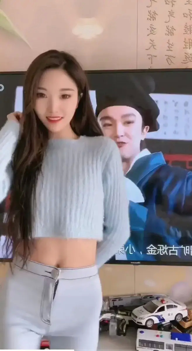 多少级的美颜才能把星爷整成这个样子！