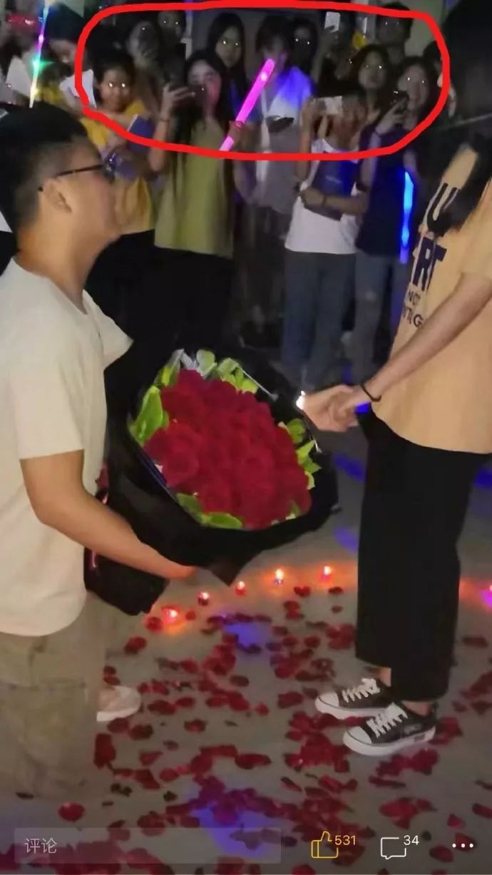 一帮饿狼般的女人