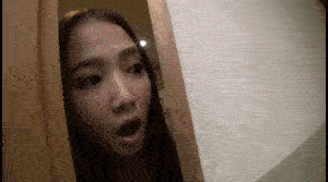 看到了什么了不得的东西……