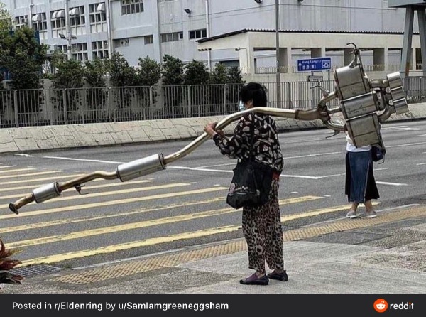 行走的汽车人