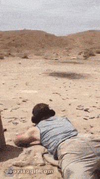 还好反应快啊，击中肯定疼死人