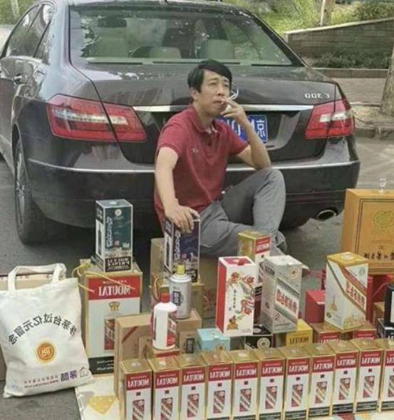 穷人在上班，富人在摆地摊，差距来自哪里