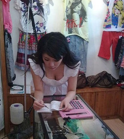 粉红色的计算器不错哦