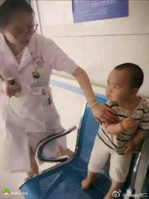 噗,绝对是今年最佳啊!!城市套路深,当年被骗过以后,他看人的眼神已经变了。。