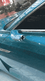 这是什么车？亮瞎我的眼，厉害了我的红旗