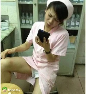 女汉纸专用坐姿,你身边有没有这样的女纸?
