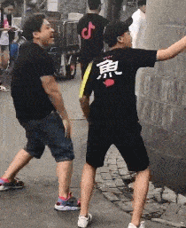 一个大龄剩女居然被撩得脸红了