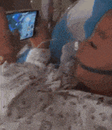 孩子,你都病成这样了,能不能休息一会啊!