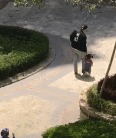 自从生二胎得了女儿了之后，家里大儿子的地位