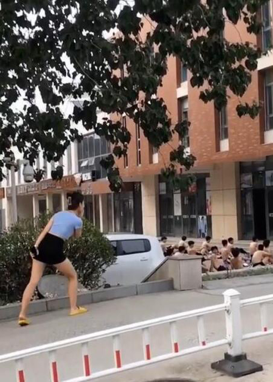 男生出门在外，一定要保护好自己