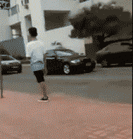 早就看你不顺眼,今天终于逮到机会了