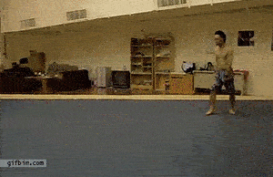 就算再疼也不能让人看出来