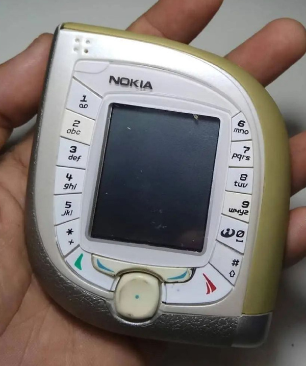 手机外形放飞自我的年代