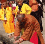 大家帮掌掌眼 戳出洞了没