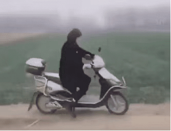 摩托车：我当时害怕极了