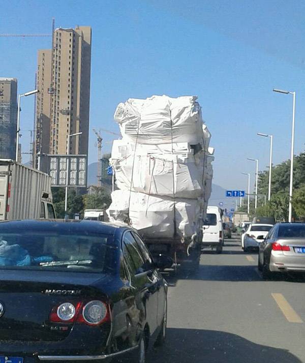 超牛的货车超载