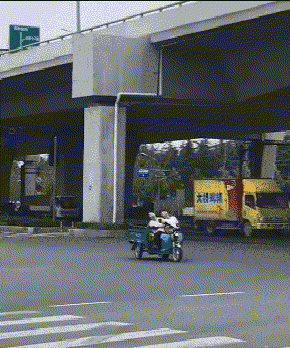 开车都能睡着，这是多困啊，晚上没有好好睡觉吗？