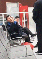 有些人就得按在地上摩擦摩擦 就老实了