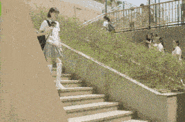 校花总是很引人注目