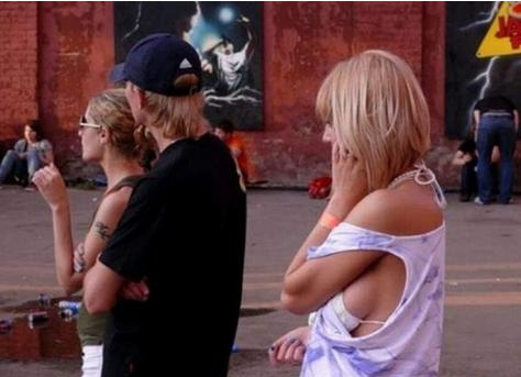 现在的妹子越来越奔放了