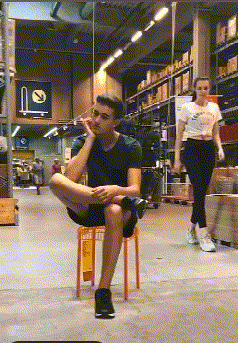 当男人坐着思考人生的时候,姑娘最好不要打扰