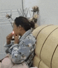 我说我的打火机咋经常没气，原来是你呀