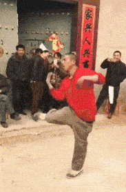 大叔已经火了,这段舞村里无人能及