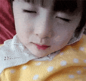 好可爱的小女孩