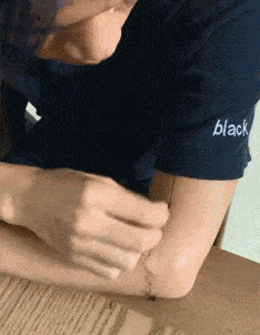 小伙只是单纯地想扯线头，但过程让我停不下来，太上头了！