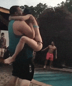 大哥，你这样对妹子也太残暴了啊