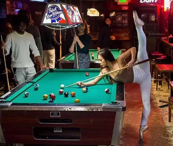 妹子，你这样打球，瞄的准些？