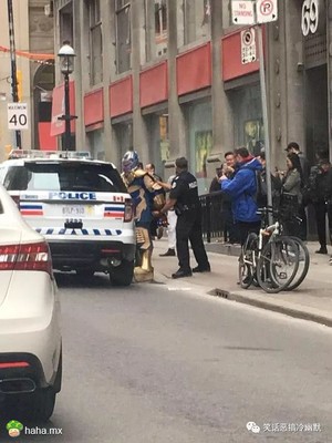 哈哈哈哈,有了NYPD,还要什么复仇者联盟,灭霸手到擒来嘛,仔细看灭霸表情