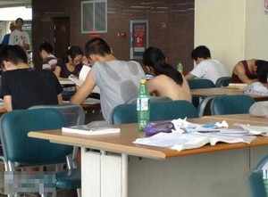 现在的教室太差劲了，竟然不开空调