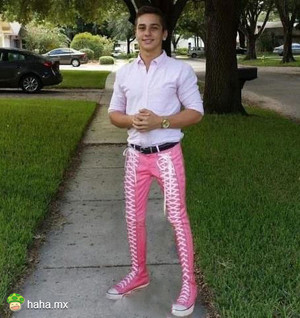 试从拓扑学角度分析这是鞋子,裤子,还是袜子。