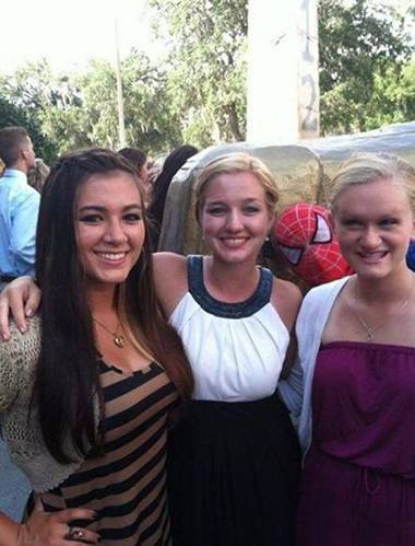 总有人出来抢镜