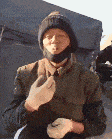 技术不错，表情有些过不去