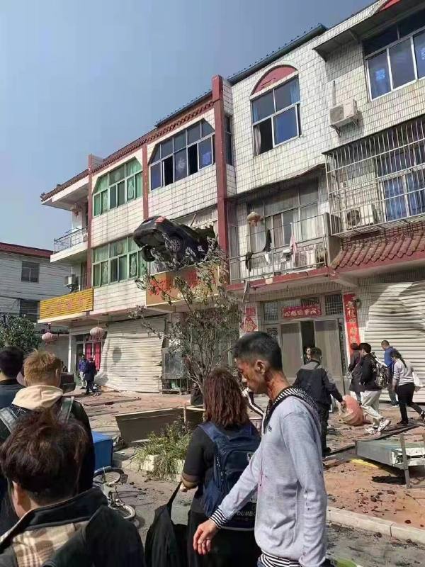 离谱他妈给离谱开门,离谱到家了