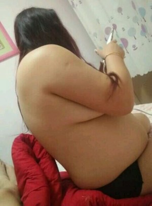 美女走光图