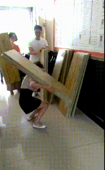 公司来了个女汉子，干起活来男生都汗颜啊！！